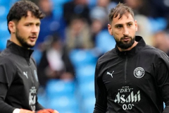 Man City 'đánh úp' James Trafford vụ Donnarumma